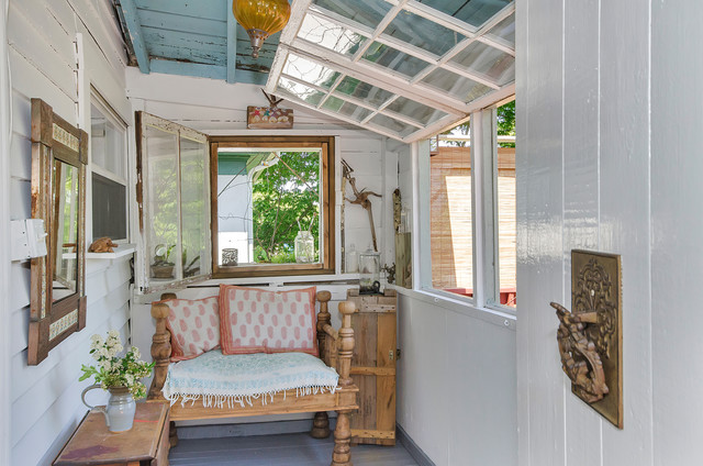 Hinton art studio rustic-veranda