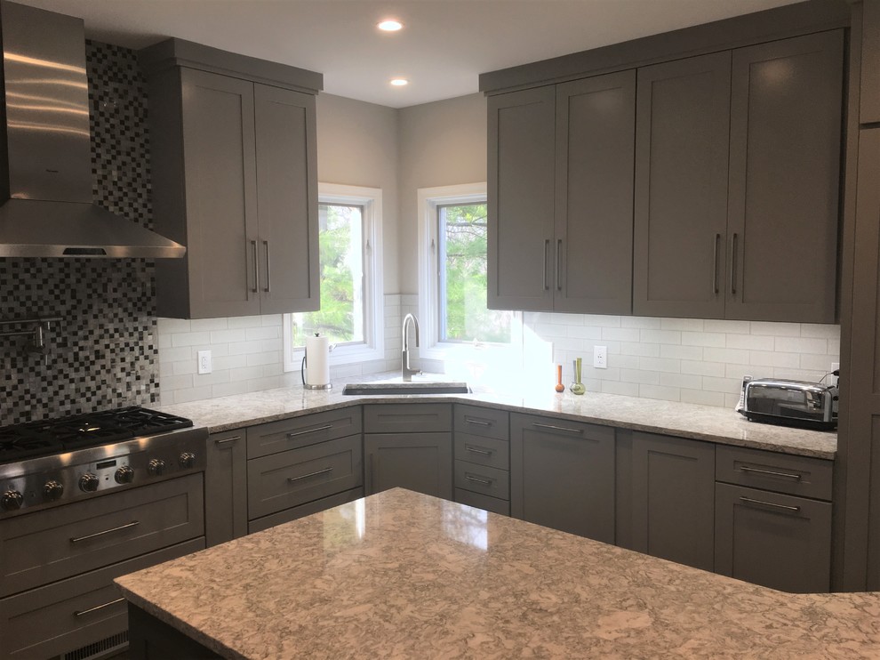 Home design - transitional home design idea in Cincinnati