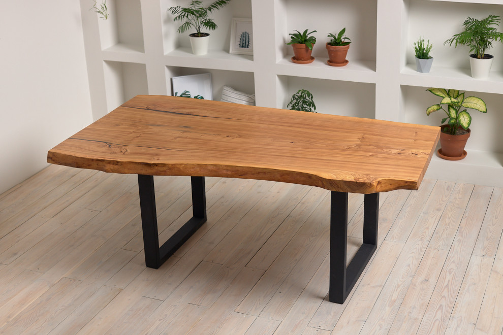 Обеденный стол из слэба карагача