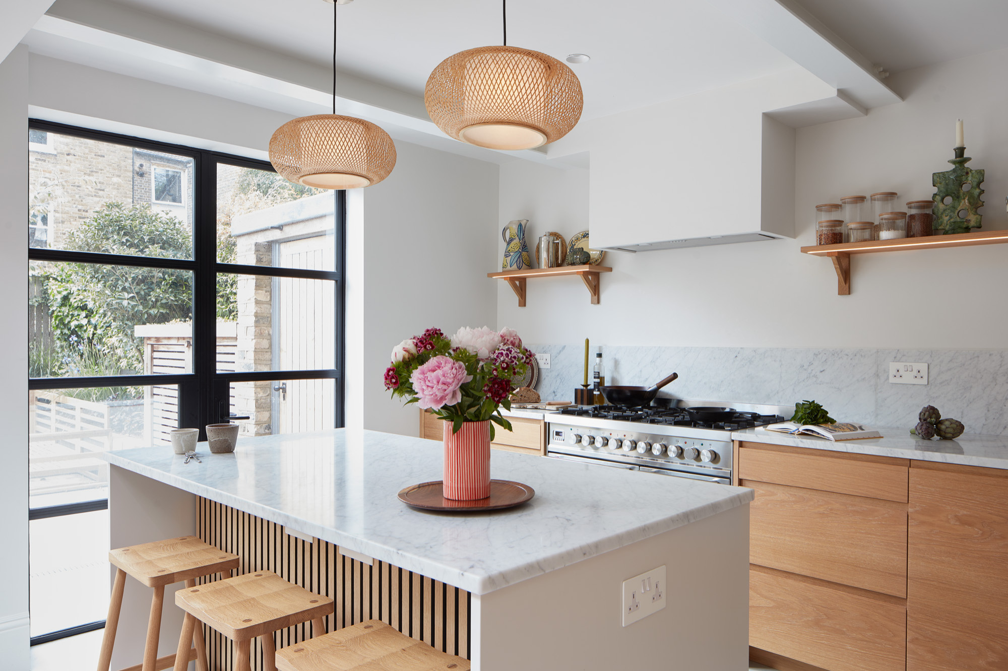Kitchen Tour: A Warm, Inviting Space Designed for Two Keen Cooks | Houzz UK