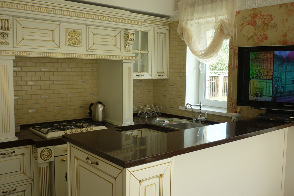 Кухня в загородном доме