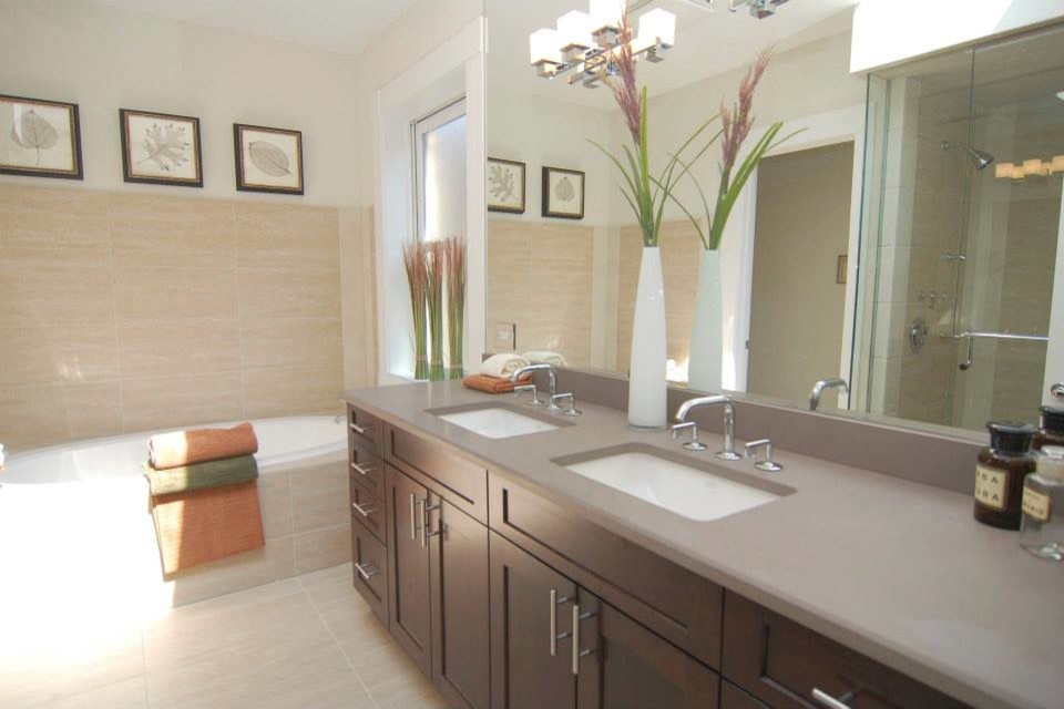 Bathroom - bathroom idea in Chicago