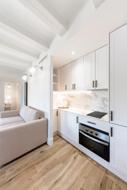 Apartamento G47 transitional-kitchen
