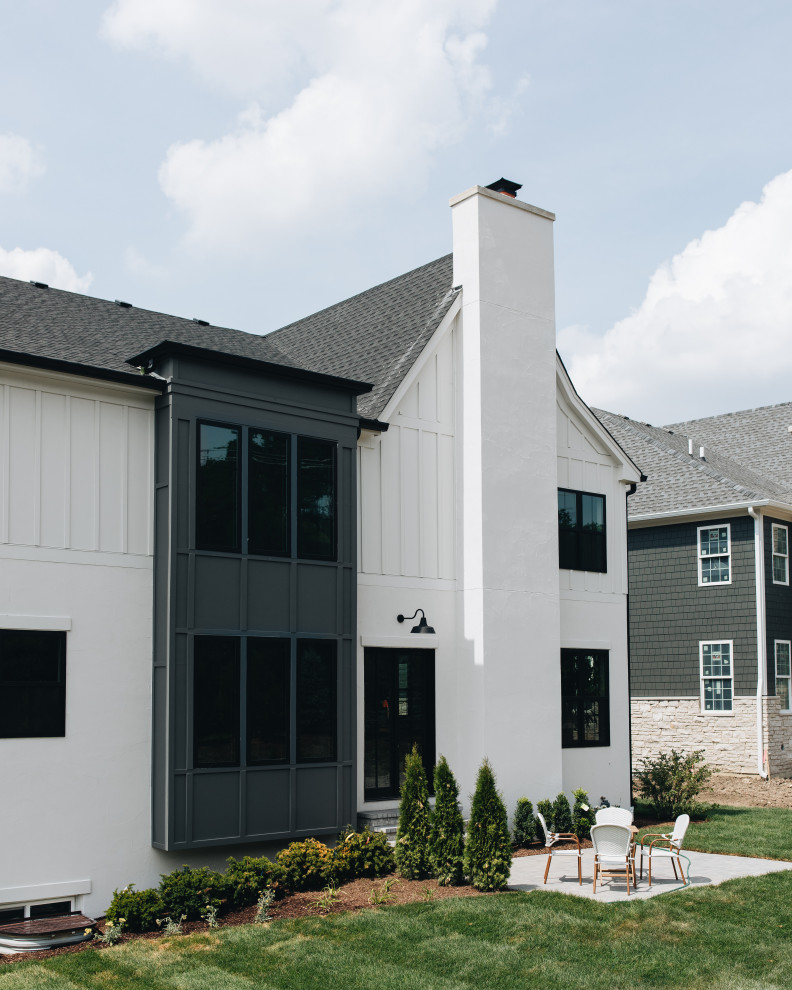 Inspiration for a transitional home design remodel in Chicago