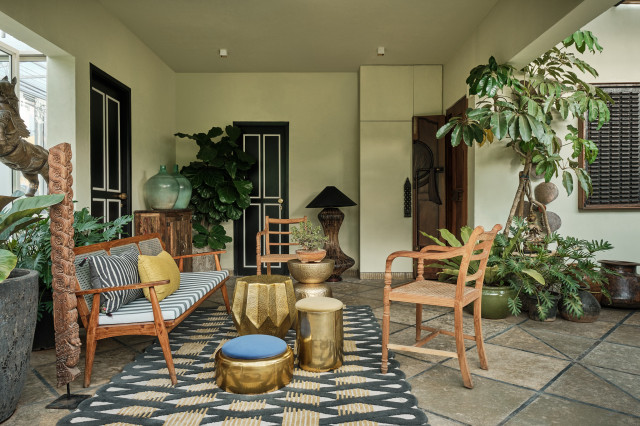 Open Plan Residence exotico-patio