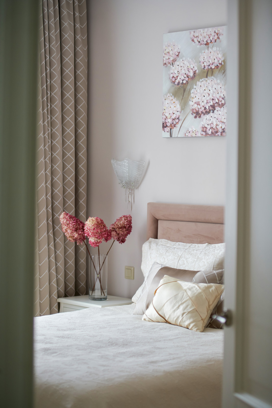 Квартира - "зефирка" для супружеской пары