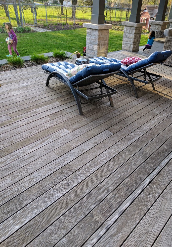 Inspiration for a mid-sized craftsman backyard home design remodel