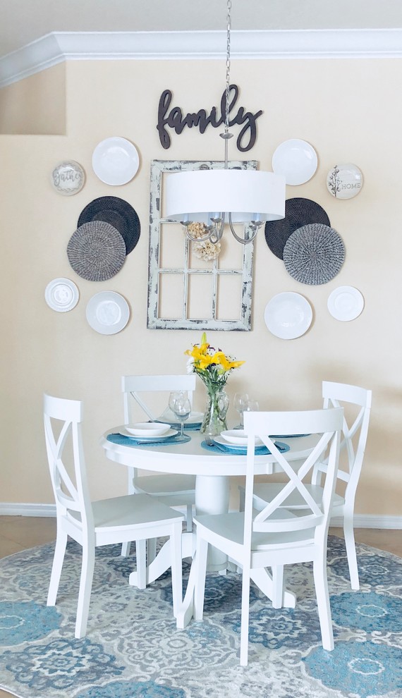 This is an example of a beach style dining room in Tampa.