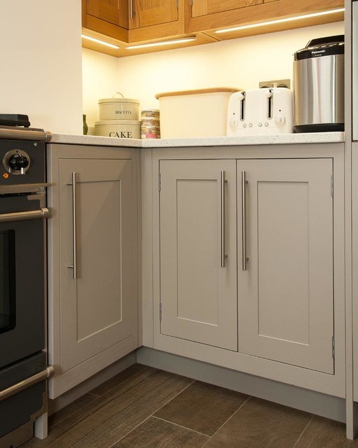 Harpenden/13 transitional-kitchen