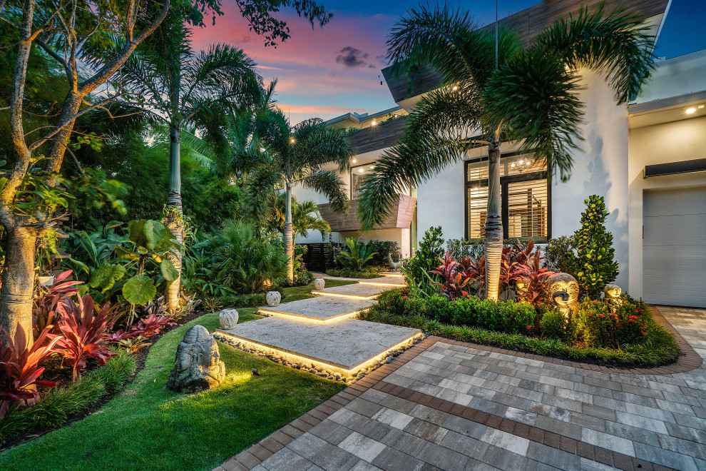 Design ideas for a tropical landscaping in Other.