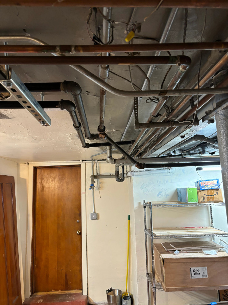 Basement - basement idea in Chicago