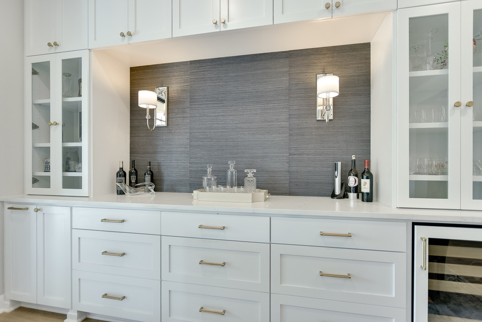 Example of a transitional home design design in Austin