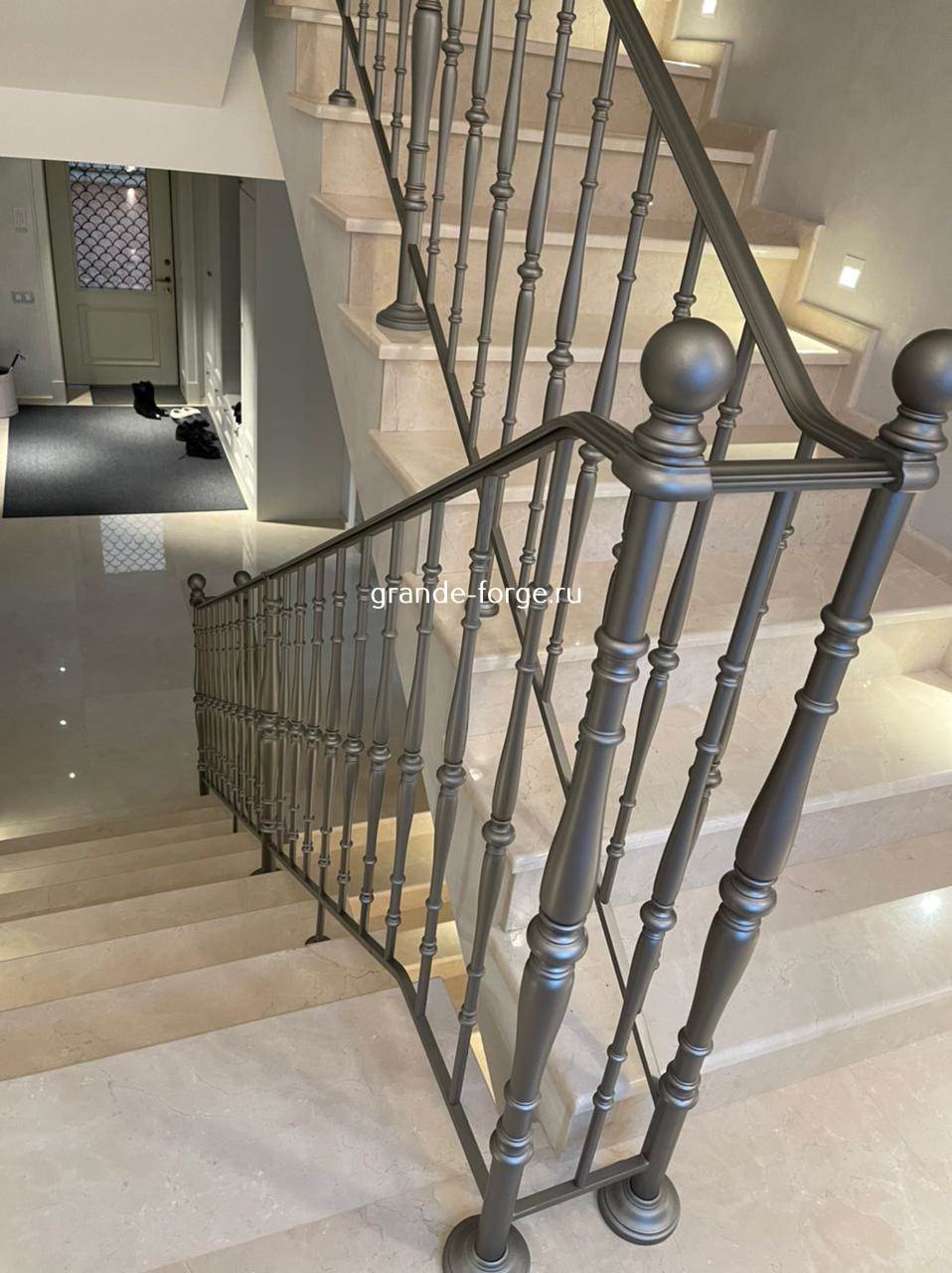 Лестница, стальное ограждение, фабрика Grande forge(Франция), коллекция "Рондо"