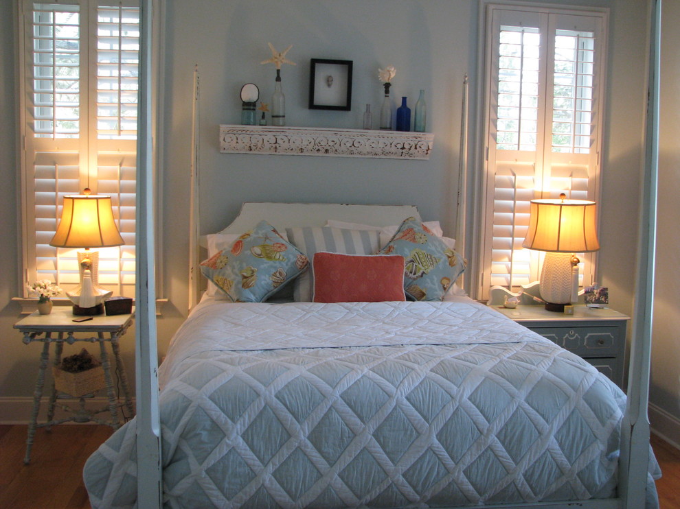 Photo of a traditional bedroom in Charleston.
