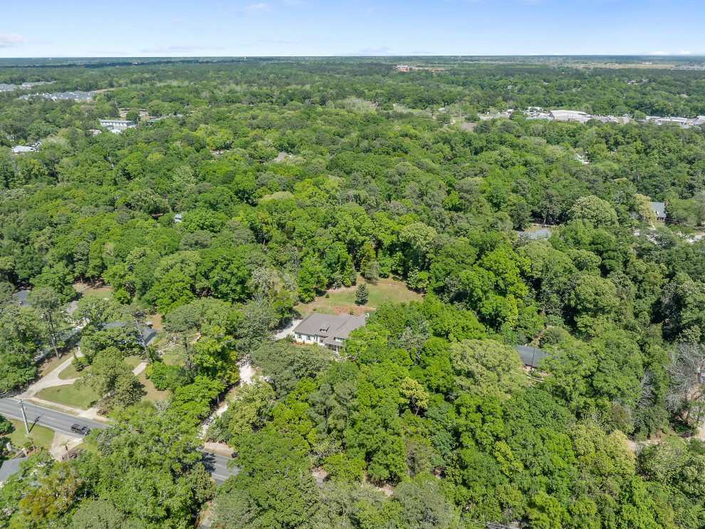 Montrose Oaks