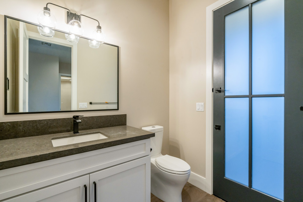 Bathroom - bathroom idea in Phoenix