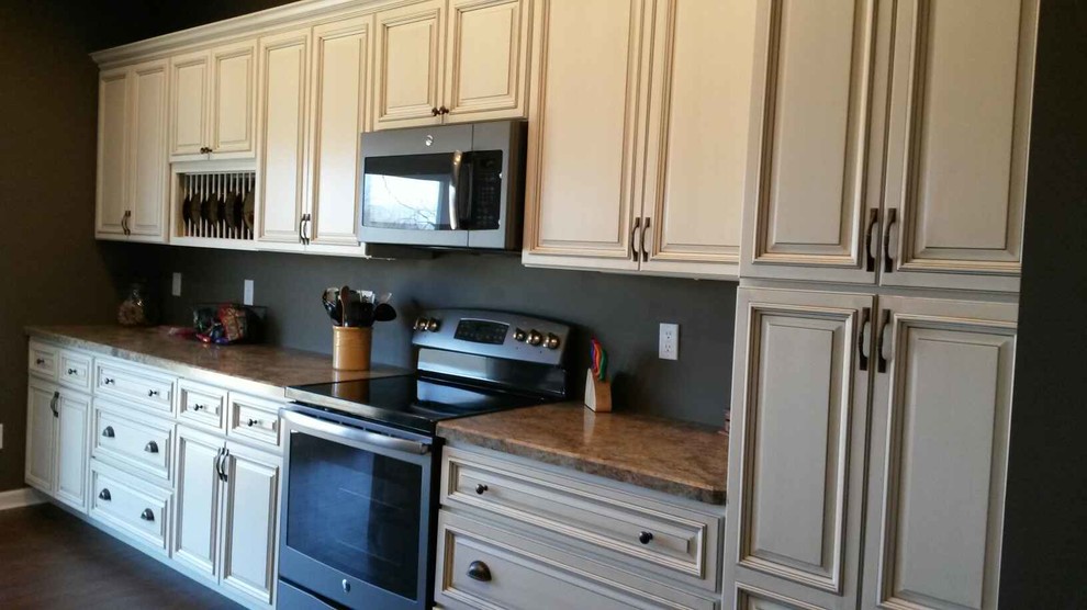 Example of a transitional kitchen design in Cincinnati