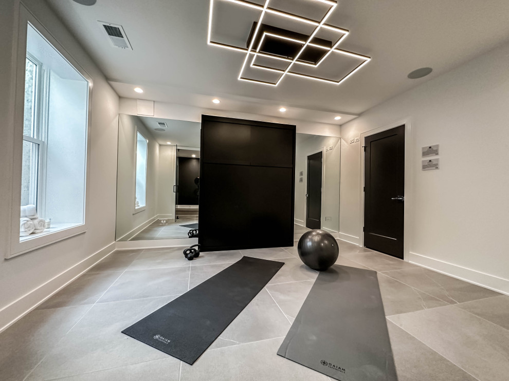 Design ideas for a modern home gym in Chicago.