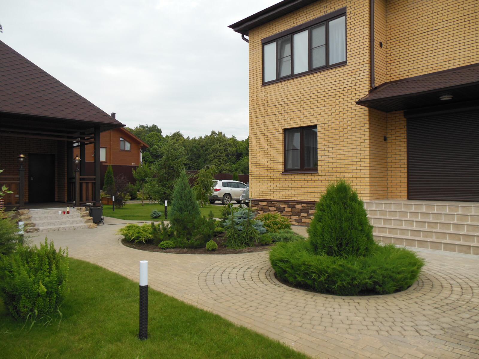 ДВОР В КРИУШАХ