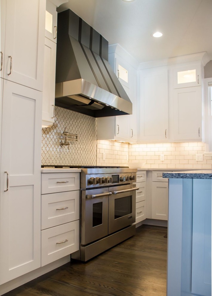 Kitchen - transitional kitchen idea in Denver