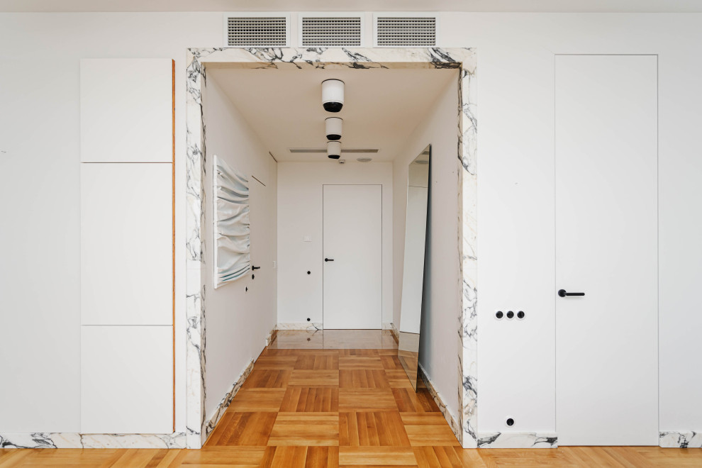 Мраморная студия в снежный день