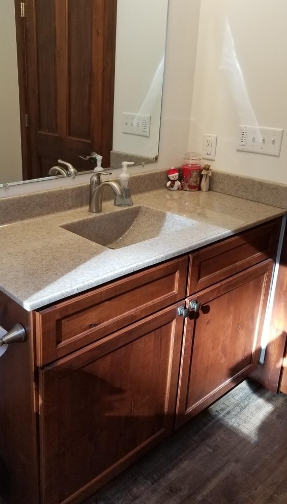 Bathroom - transitional bathroom idea with shaker cabinets