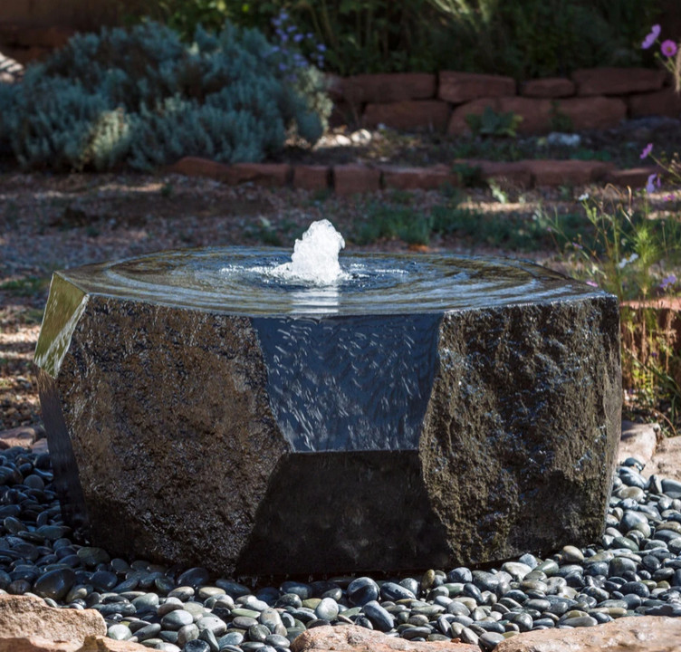 Каменный фонтан «МариБА»