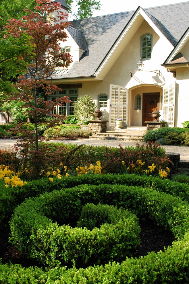 Inspiration for a traditional front yard formal garden in DC Metro.