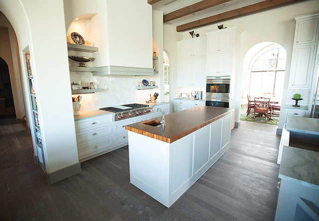 Traditional White Kitchen  Grey  Floor  White Oak 