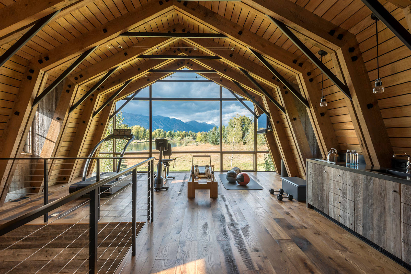 Reimagined Barn Raises the Bar in Wyoming, image size:1680x1122