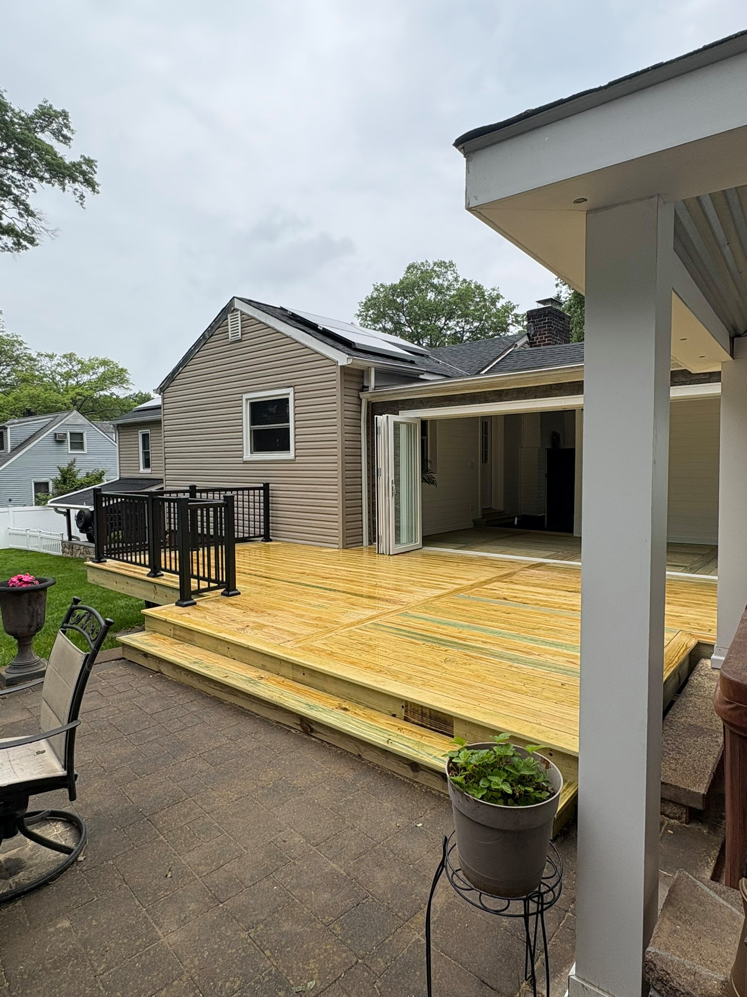 3 Seasons Room and Deck