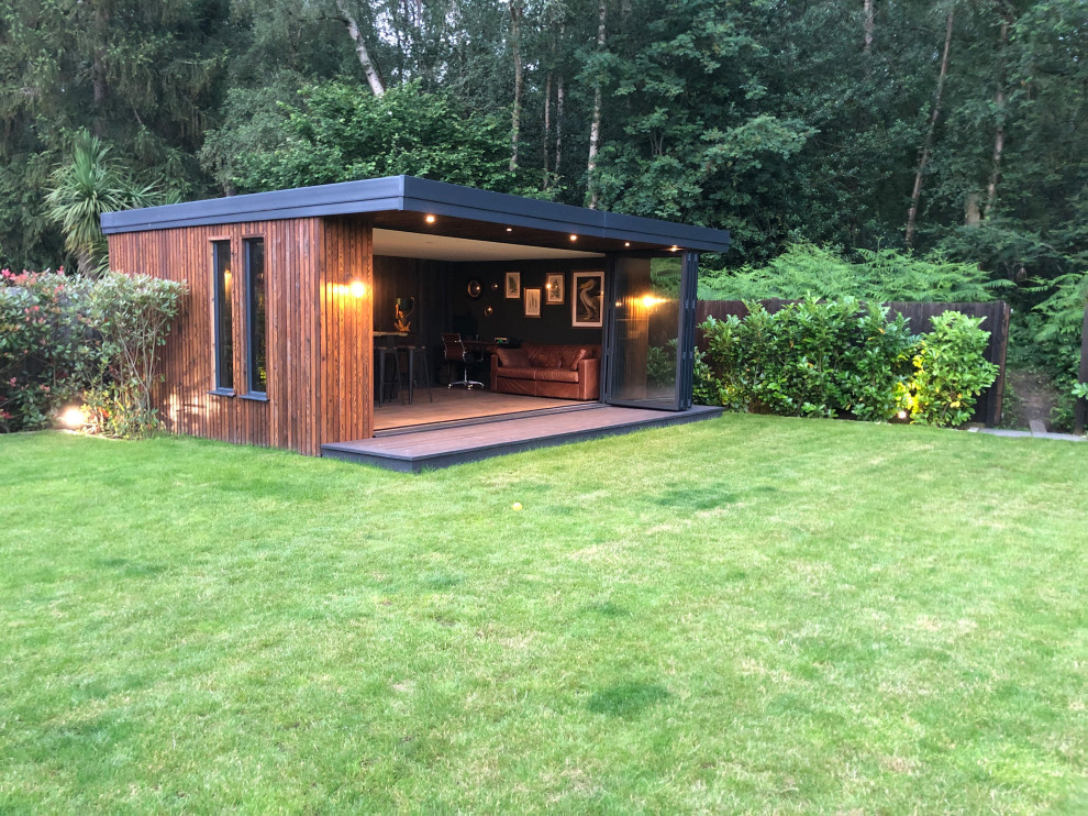 Design ideas for a medium sized contemporary detached office/studio/workshop in Surrey.