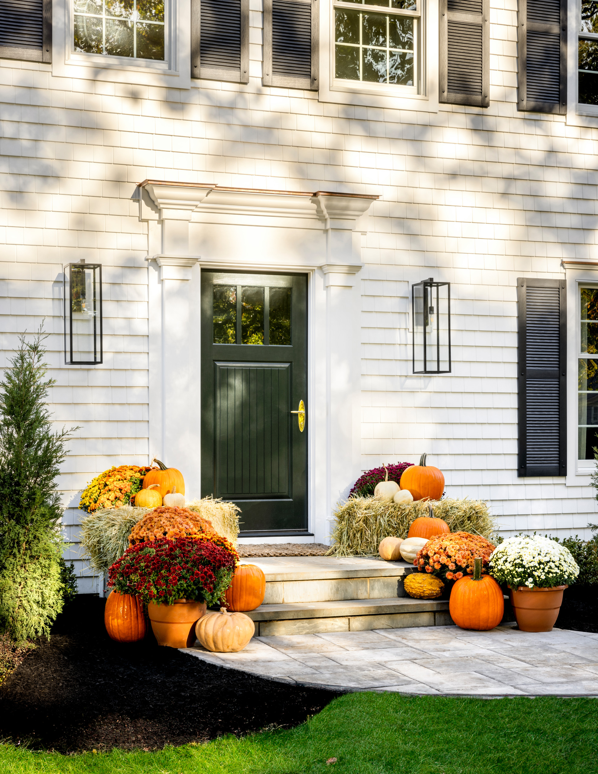 Celebrate Fall With 9 Nature-Themed Outdoor Decorations, image size:1978x2560