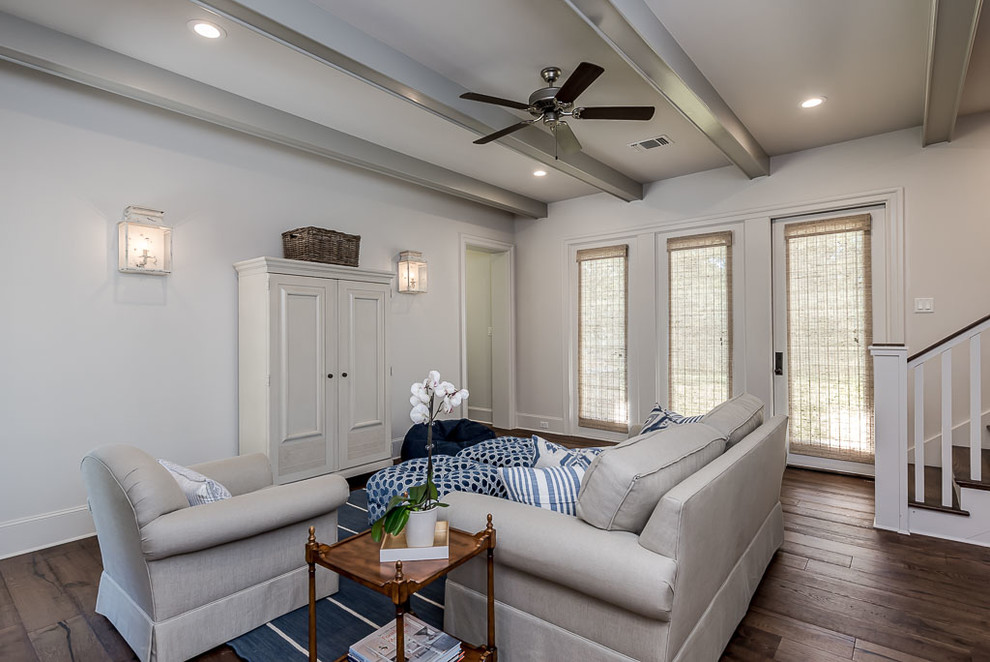Transitional home design photo in Austin