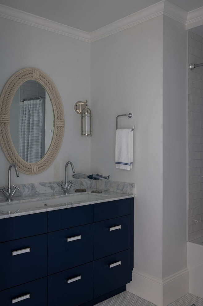 Bathroom - bathroom idea in Boston