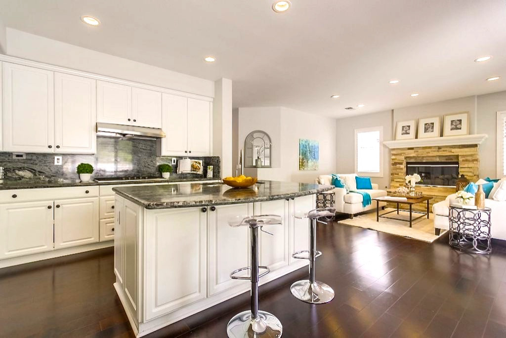 Carlsbad CA home staging - transitional beauty