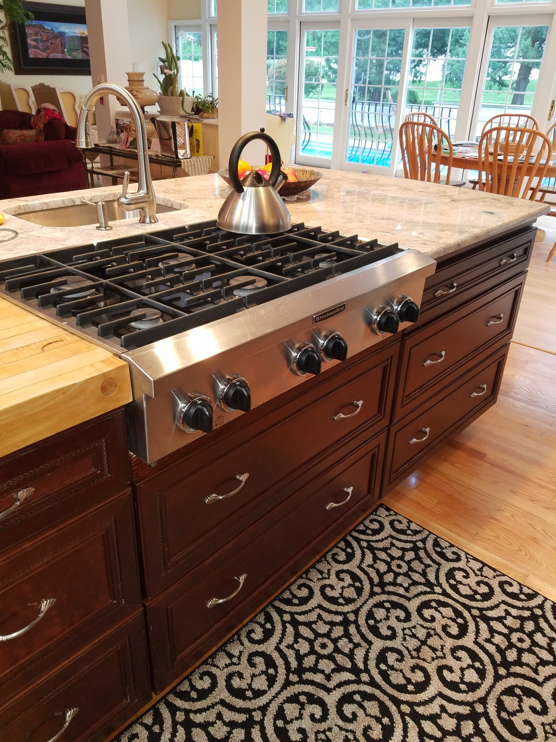 Kitchen Remodel on Sunrise Drive in Hold