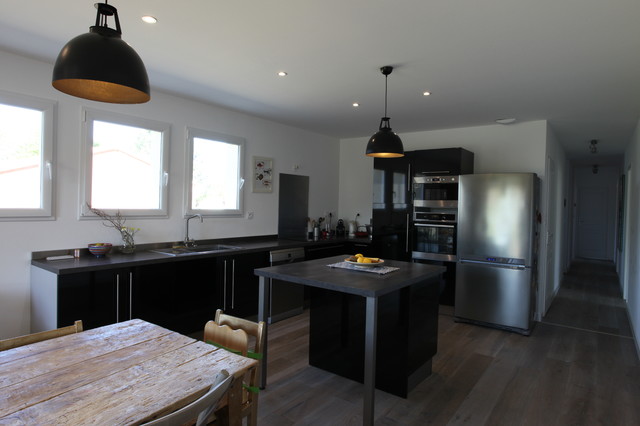 Cuisine Bois e Cie modern-kitchen