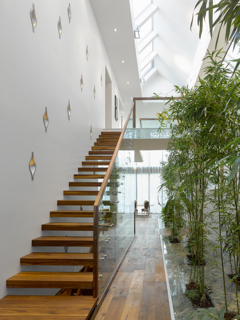 Mississauga Luxury Home contemporain-escalier