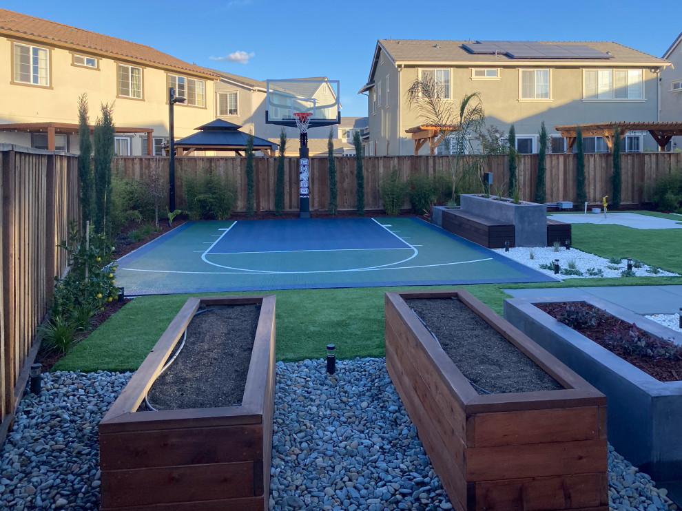 Newark - Backyard Retreat