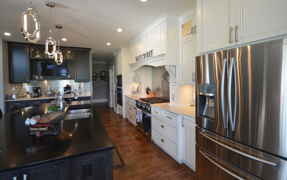 Kitchen - rustic kitchen idea in Vancouver