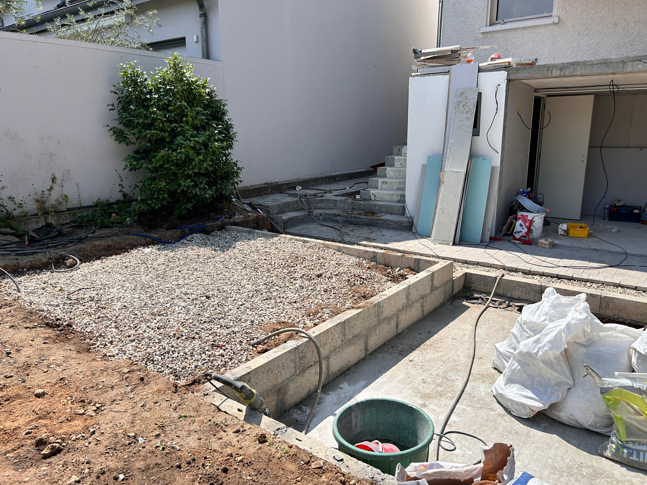 Jardin avec Coin Jacuzzi - Évasion Méditerranéenne