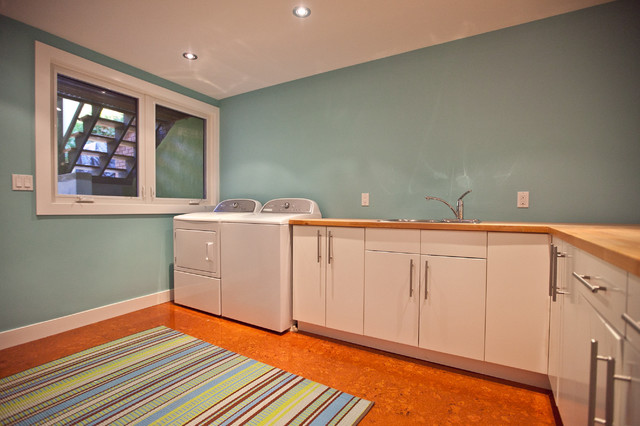 Contemporary Laundry Room