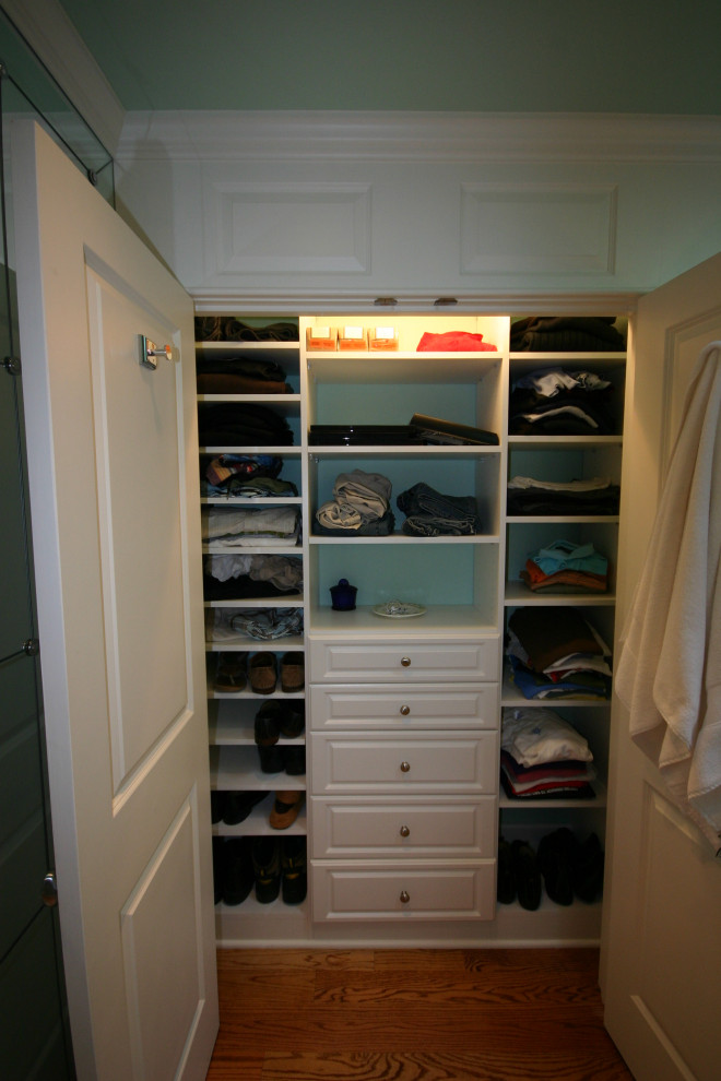 Closet - transitional closet idea
