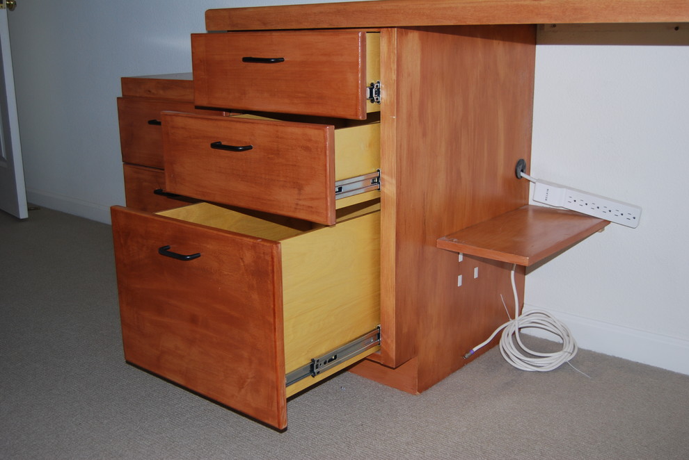 This is an example of a traditional home office in San Francisco.
