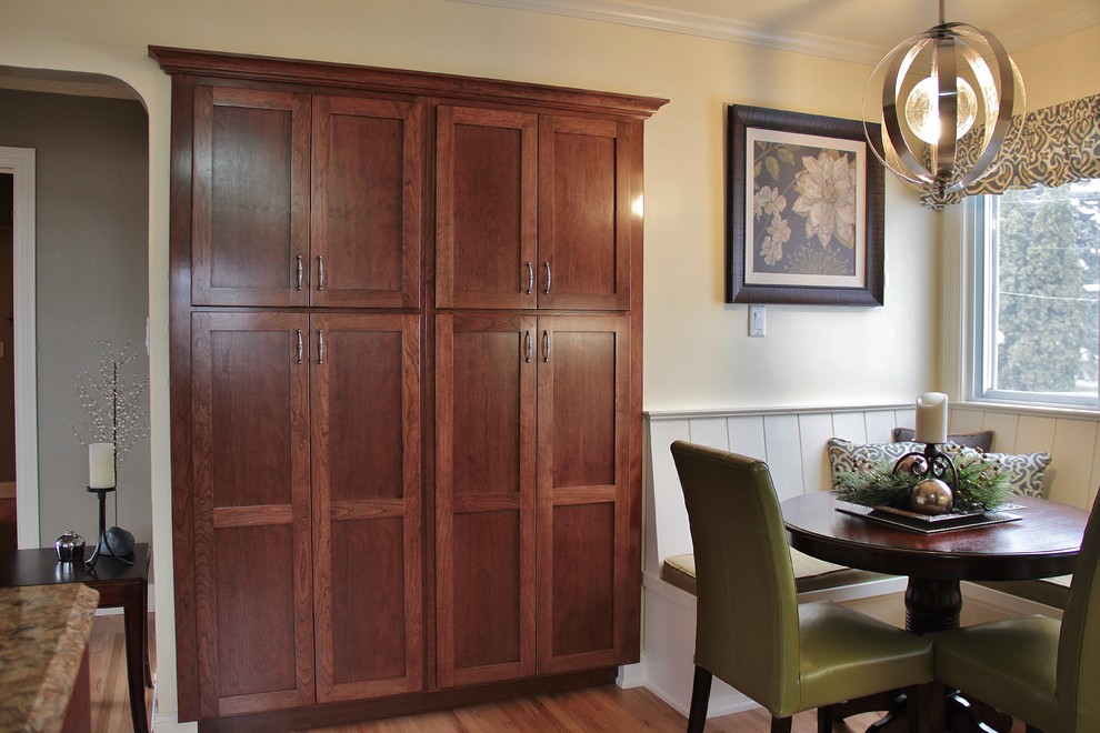 Inspiration for a transitional kitchen remodel in Minneapolis