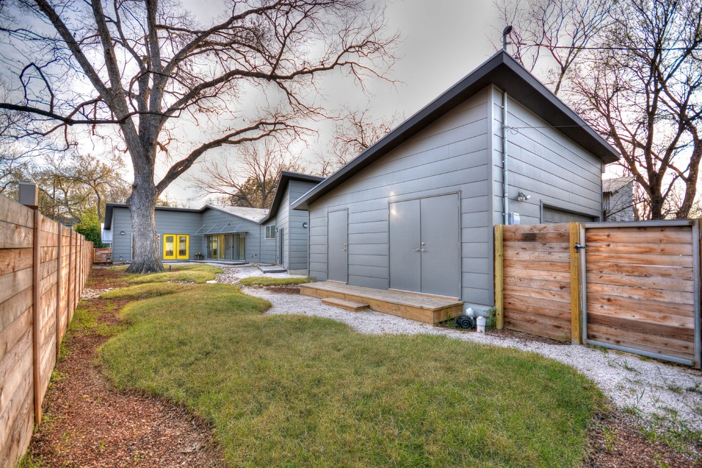 This is an example of a modern exterior in Austin.