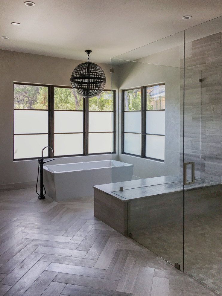 This is an example of a modern master bathroom in Austin.