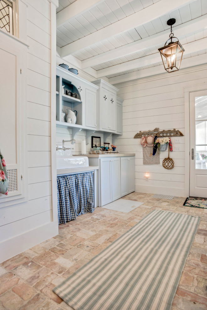 Country laundry room in Dallas.