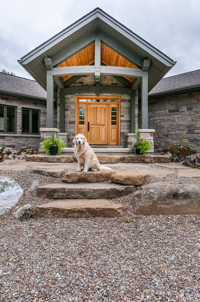 Mountain style entryway photo in Toronto